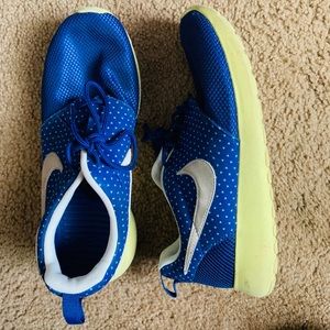 Women Nike Roshe (used)